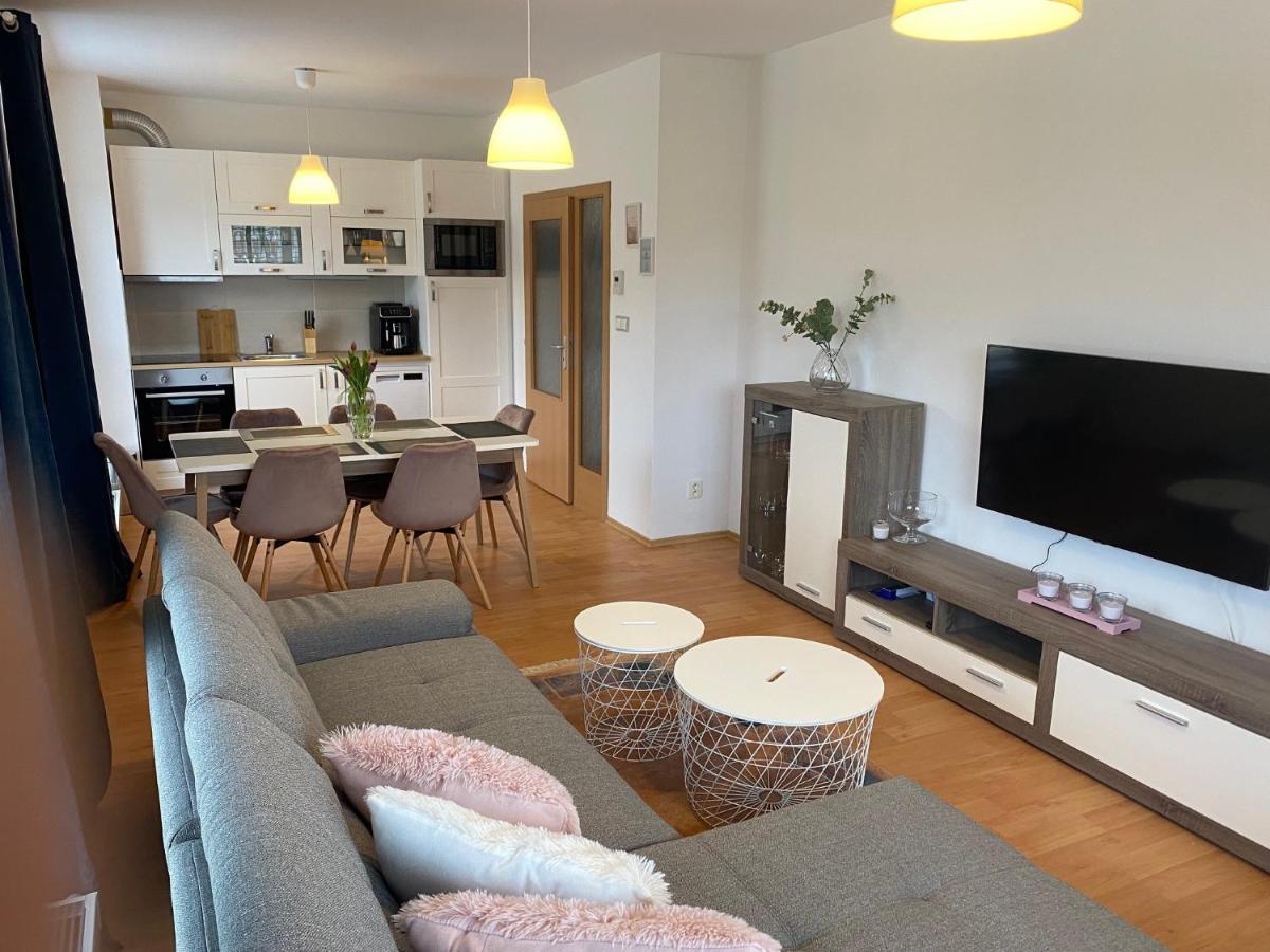 Apartman Luznice Тршебонь Екстер'єр фото